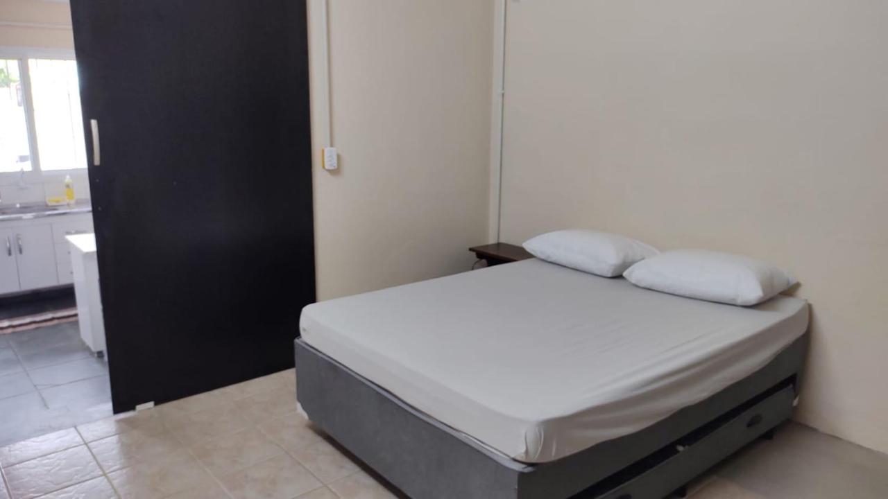 Kitnet Confortavel Villa Убатуба Екстериор снимка